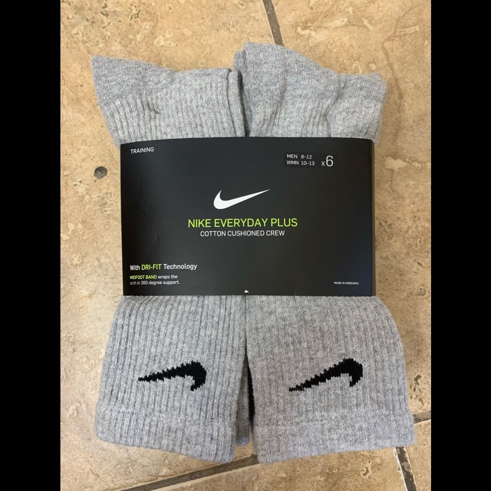 Nike Everyday Plus Cushioned Crew Socks (6) NEW